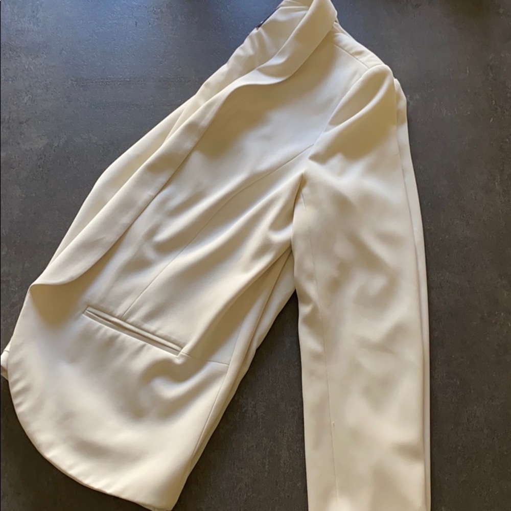 Ivory Blazer - Picture 4 of 7